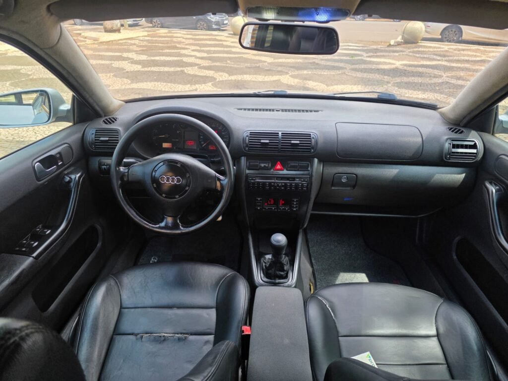 AUDI A3 1.6 2000 — COMPLETO